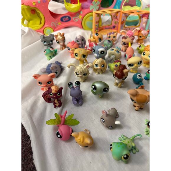 LPS Littlest Pet Shop Lot 50+ Pets House B GS Dog Cat Frog Mouse Horse Lion - Picture 2 of 7